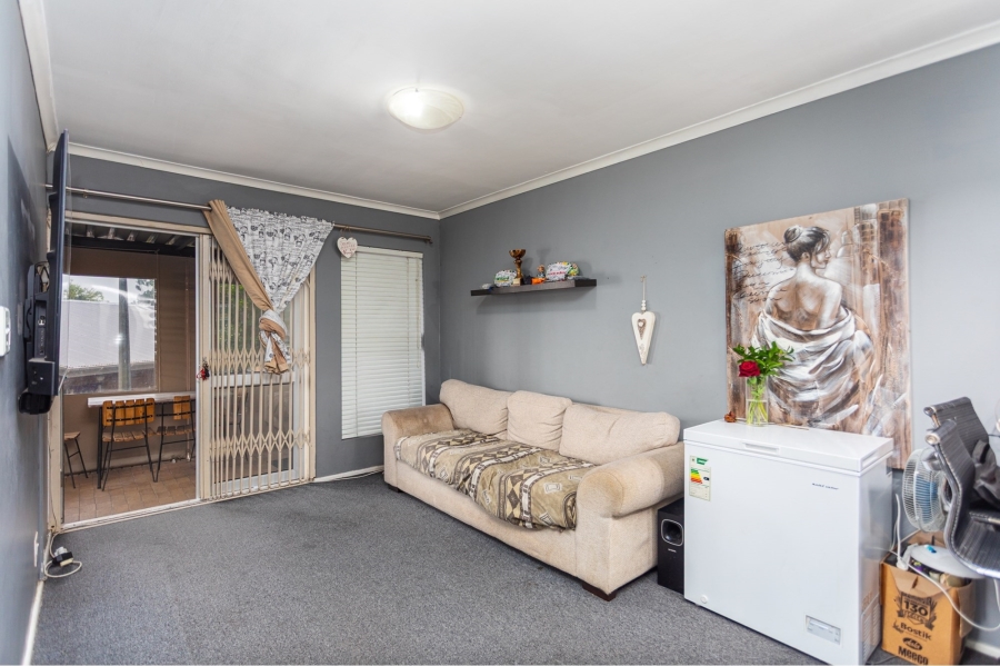 2 Bedroom Property for Sale in Oakglen Western Cape